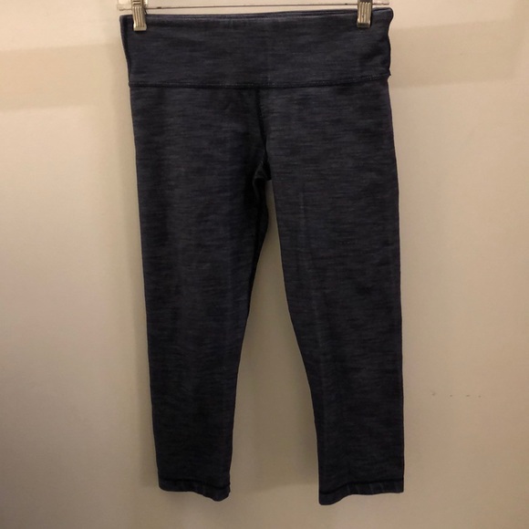 lululemon athletica Pants - Lululemon blue faux denim crop legging, sz 6,71312 lululemon athletica Pants - Lululemon blue faux denim crop legging, sz 6,71312